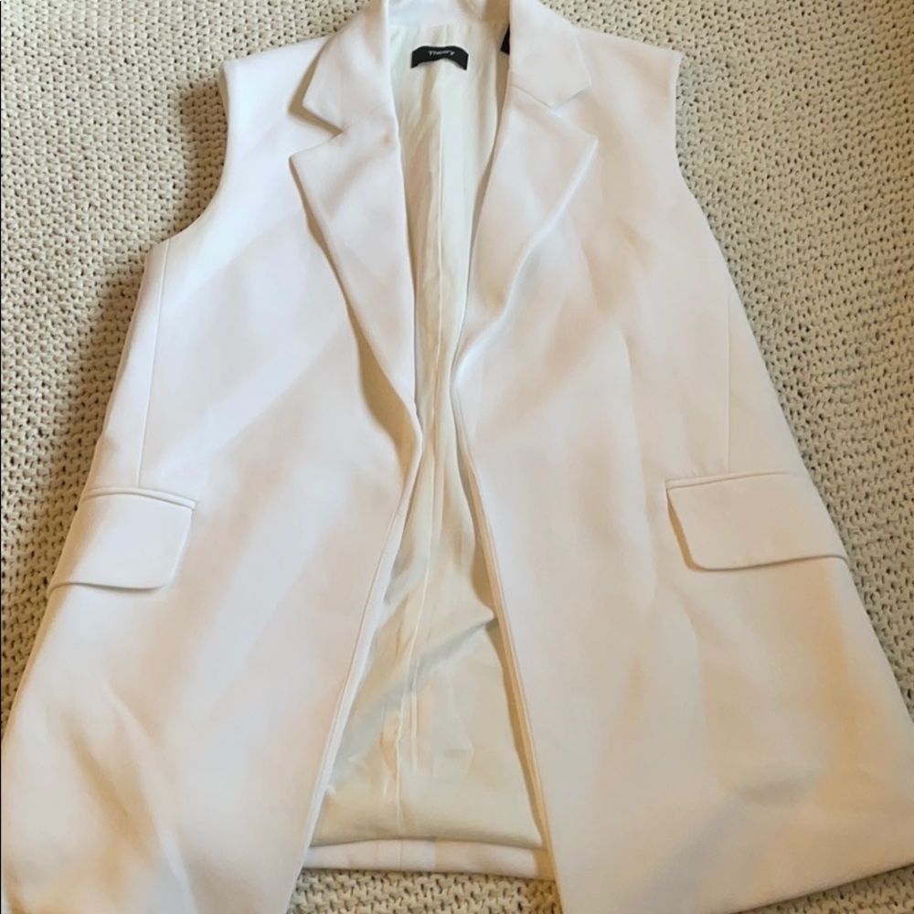 White theory vest